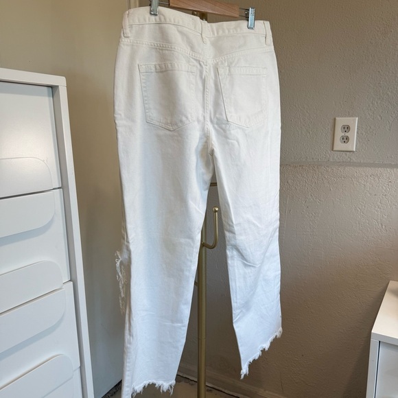 NWT We The Free White Distressed Cropped Flare Jeans Size 28 - Picture 13 of 15